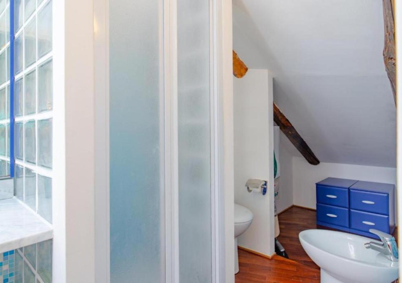 Palazzo Paesana: L'arte A Apartment